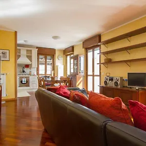 Appartement Bright House With 2 Bedrooms&a Unique Terrace, Bergame