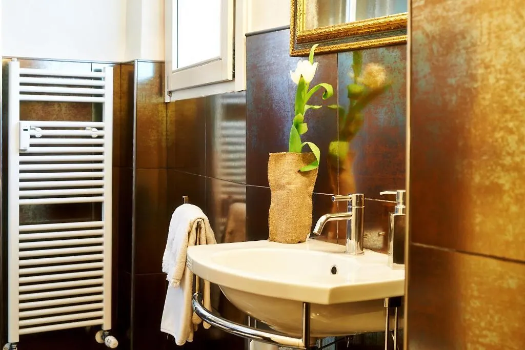Petite Suite Bergamo 0*,